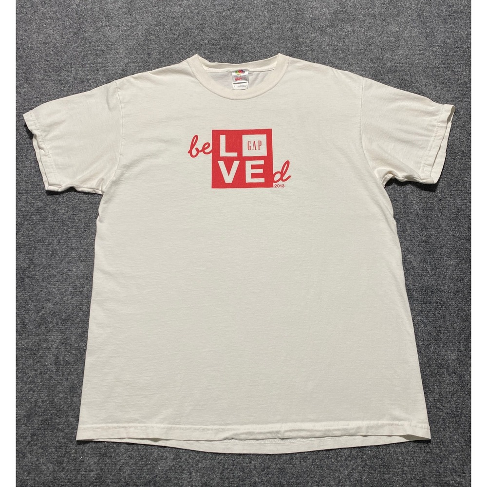 2013 Be LOVED GAP Red White Graphic T Shirt Mens Size Large Fruit of the Loom
